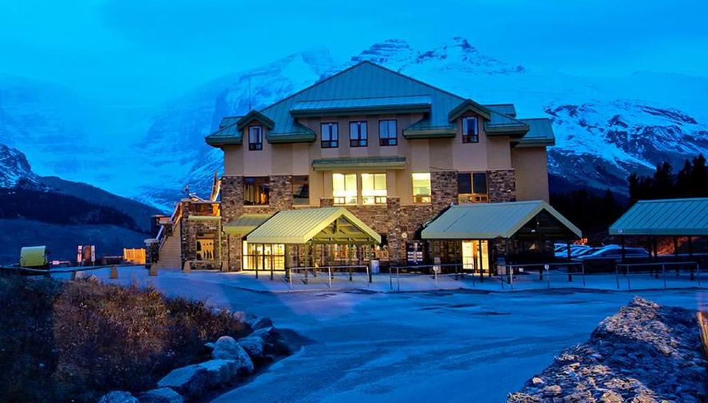 Glacier View Lodge near Columbia Icefield